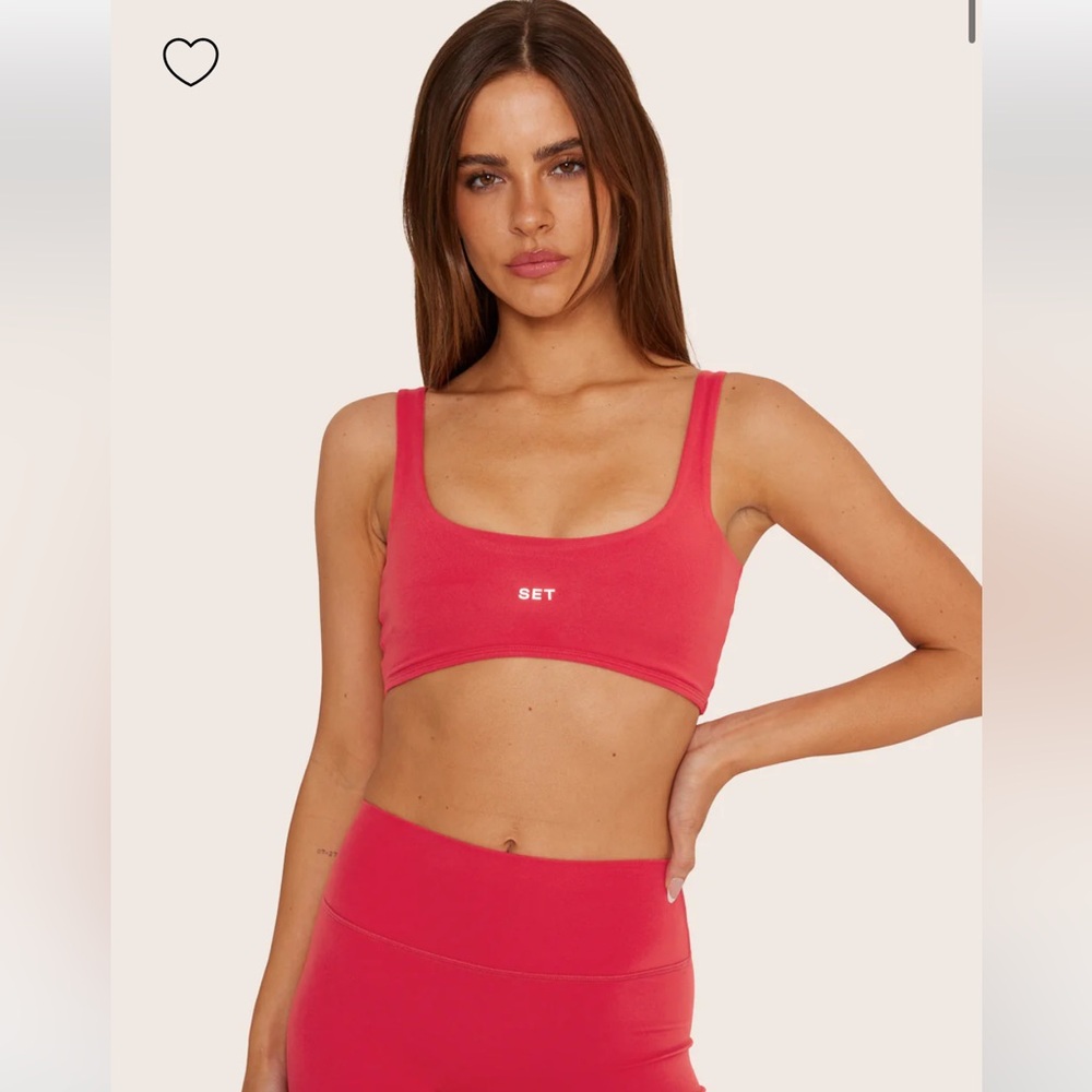 SET Active red formcloud set